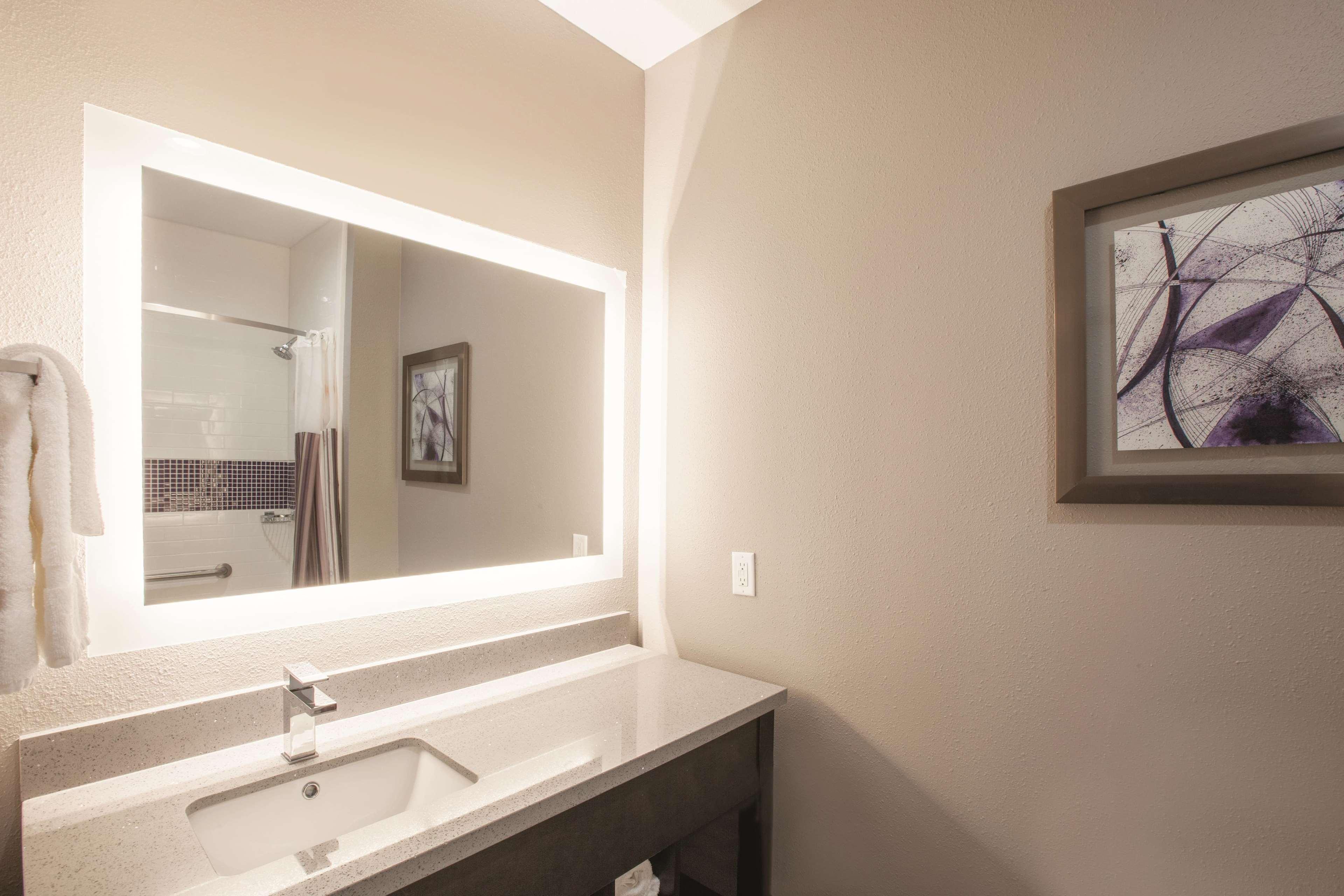 La Quinta By Wyndham Kingsville Bagian luar foto
