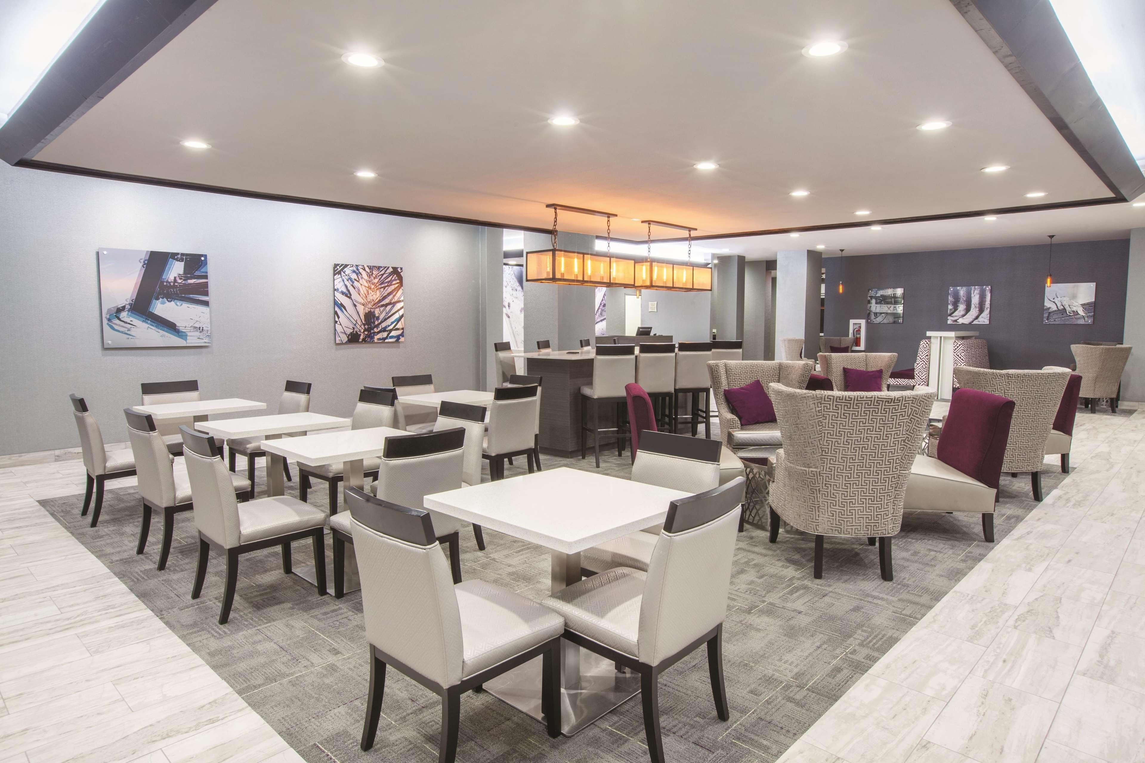 La Quinta By Wyndham Kingsville Bagian luar foto