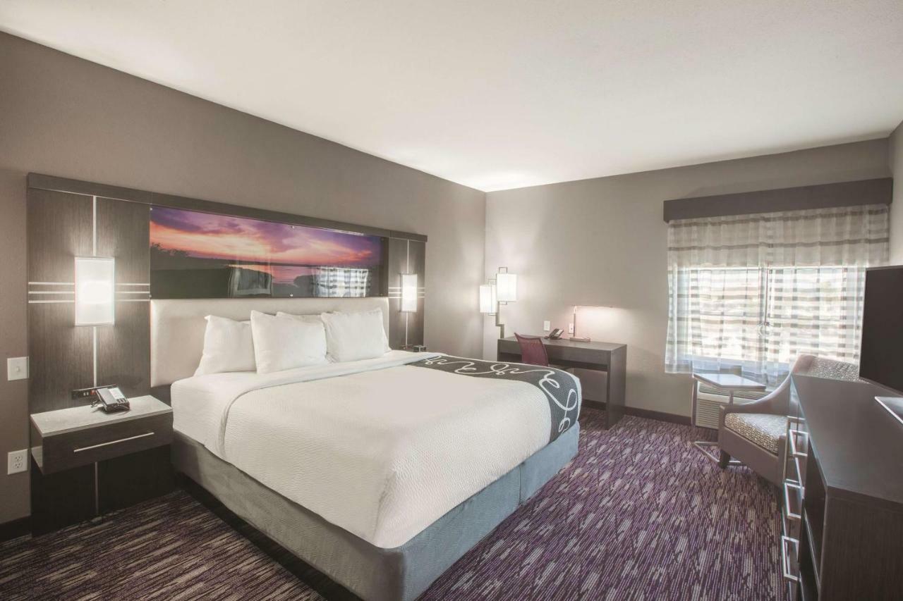 La Quinta By Wyndham Kingsville Bagian luar foto